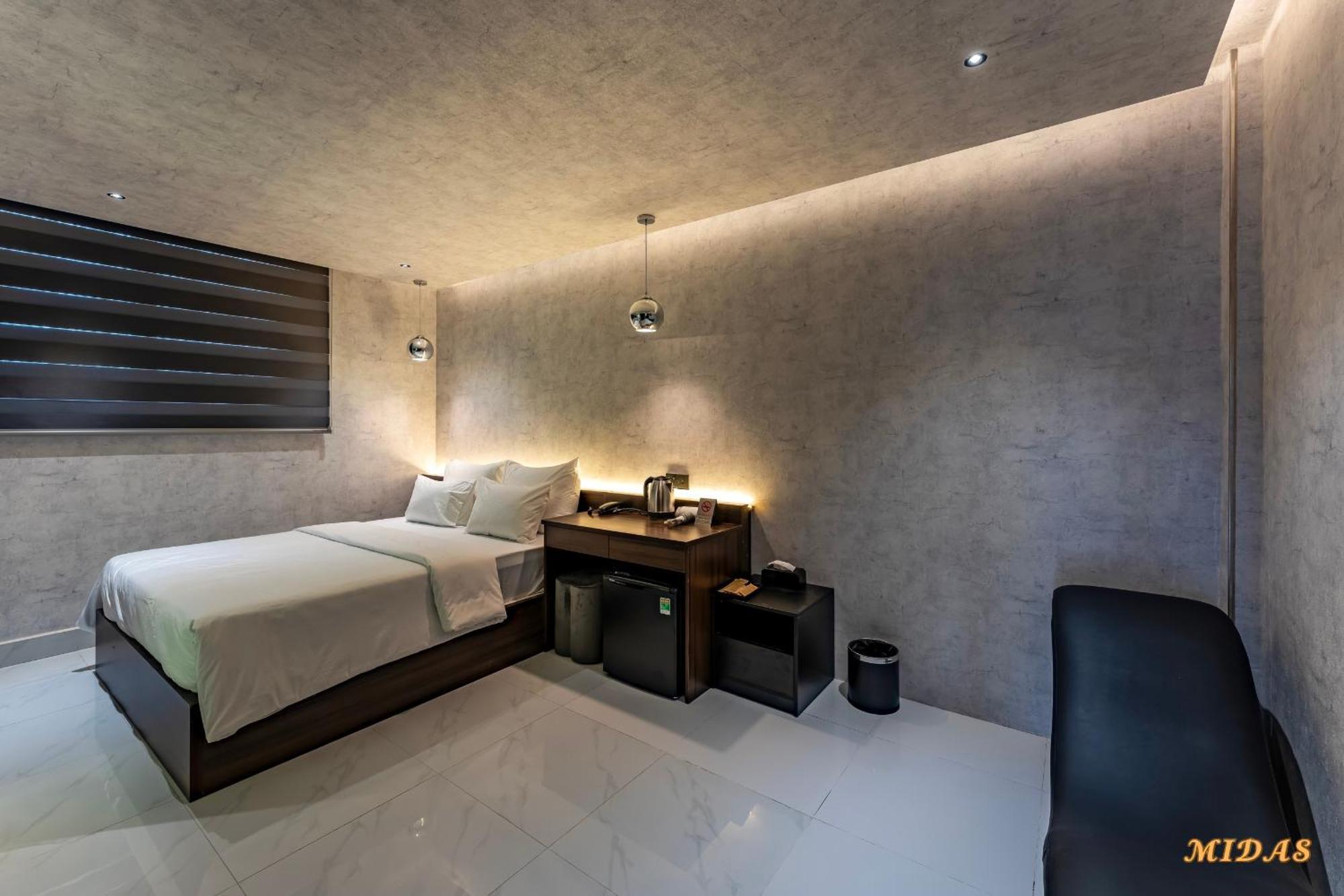 Midas Hotel 2 Ho Chi Minh City Exterior photo